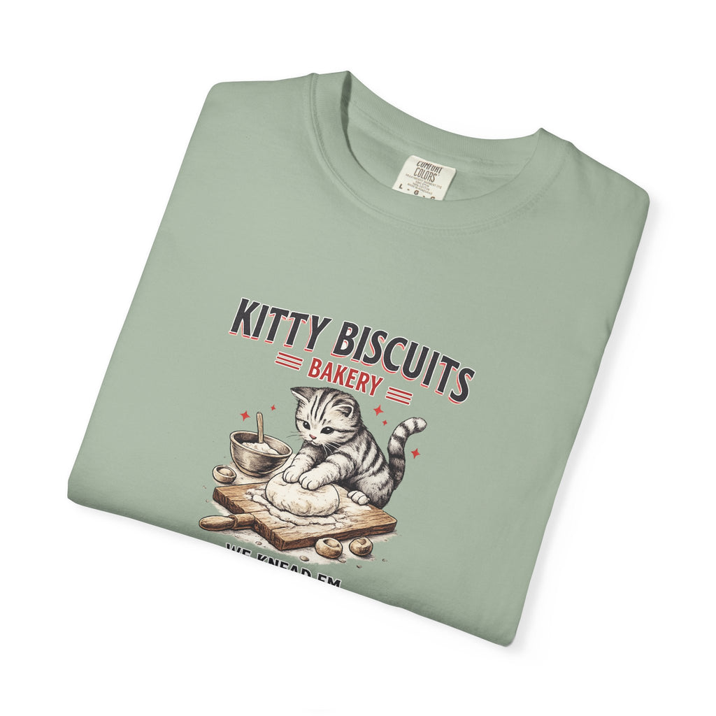 Kitty Biscuits Bakery T‑Shirt — Vintage Cat Baking Graphic Tee