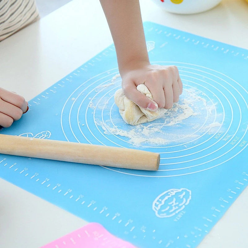 Silicone Baking & Kneading Mat – Non-Slip Dough Guide with Marks